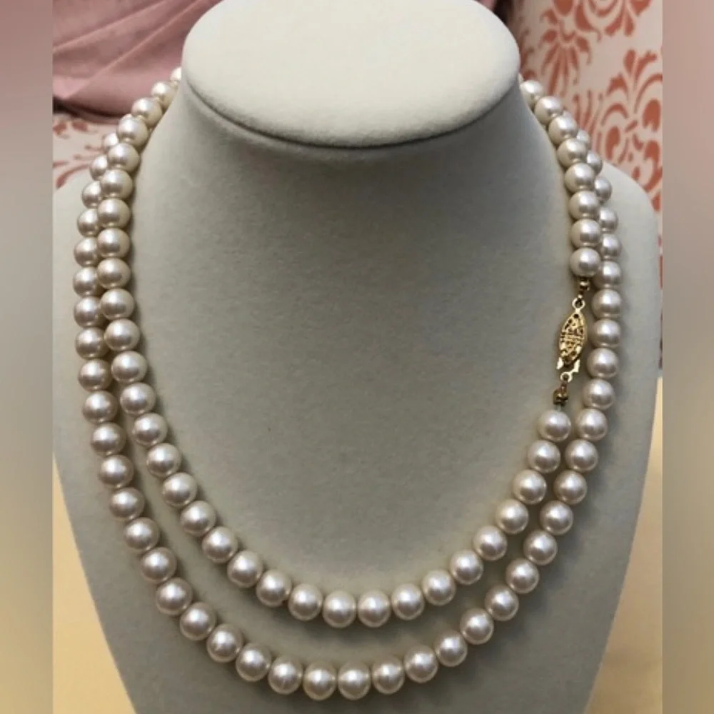 Pearl Necklace - Picture 7 of 7